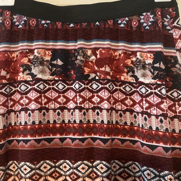 Funky maxi skirt - Picture 2 of 2